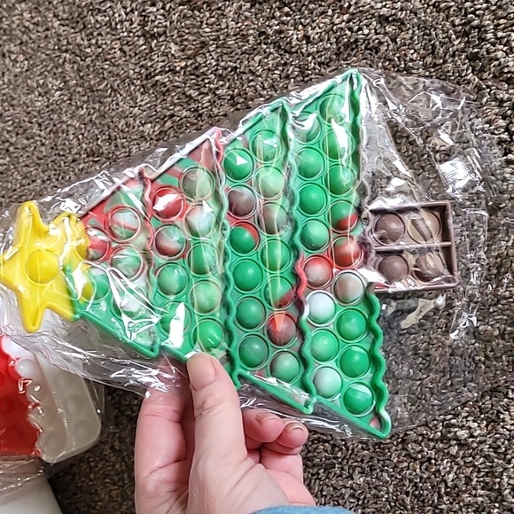 NEW, Christmas pop-it bundle - Picture 3 of 4